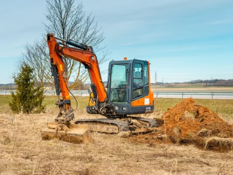Заміна гумової гусениці в міні-екскаваторі