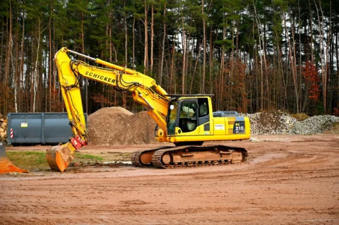 Komatsu PC210 – гусеничний екскаватор