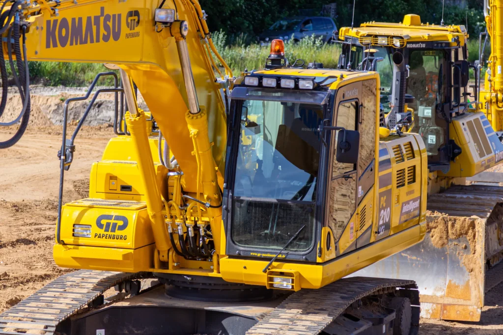 Екскаватор KOMATSU