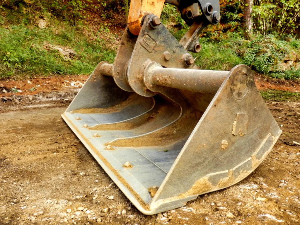 Лемеші для екскаваторів і бульдозерів, грейдерів Caterpillar