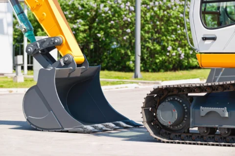 Заміна відвалів для ковшів у будівельних машинах