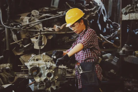 repair and servicing of Komatsu machines